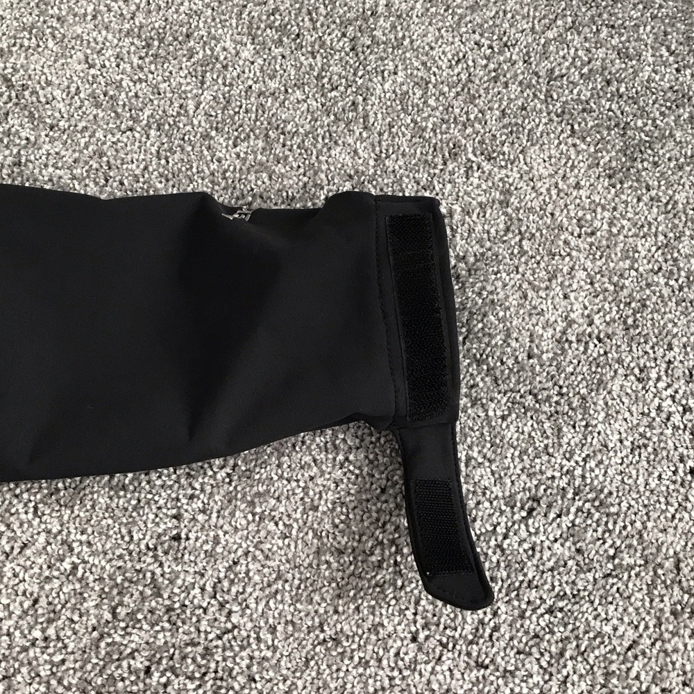 The North Face Black Softshell Jacket - Picture 3 of 5